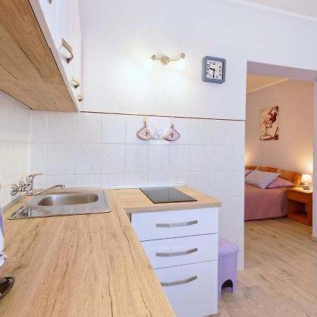 Apartments Marta By Rent Istria Novigrad  Bagian luar foto