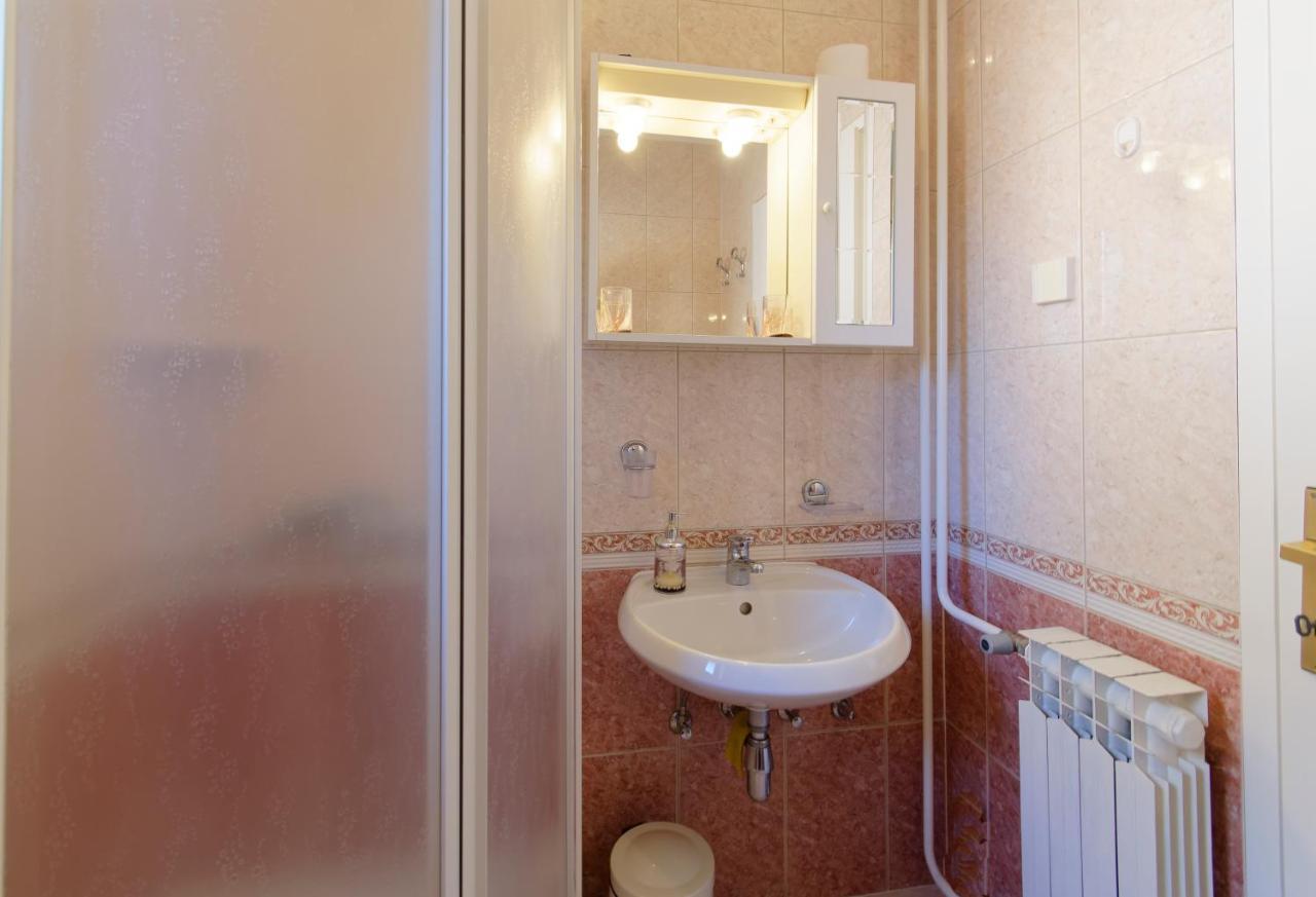 Apartments Marta By Rent Istria Novigrad  Bagian luar foto