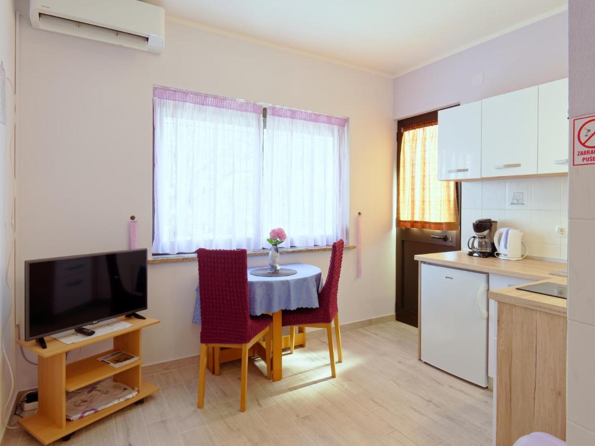 Apartments Marta By Rent Istria Novigrad  Bagian luar foto