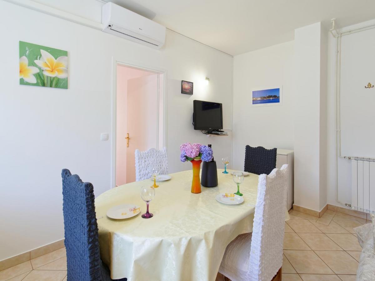 Apartments Marta By Rent Istria Novigrad  Bagian luar foto