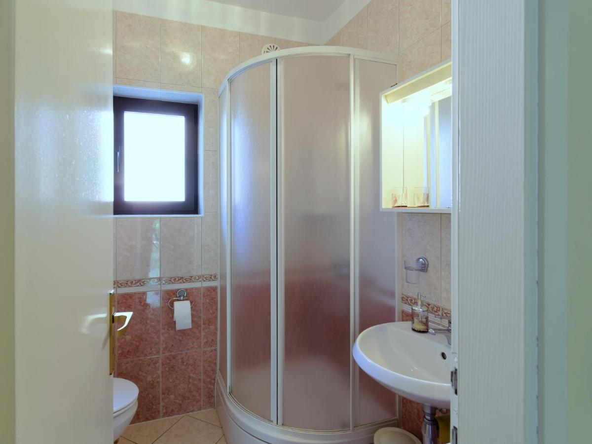 Apartments Marta By Rent Istria Novigrad  Bagian luar foto