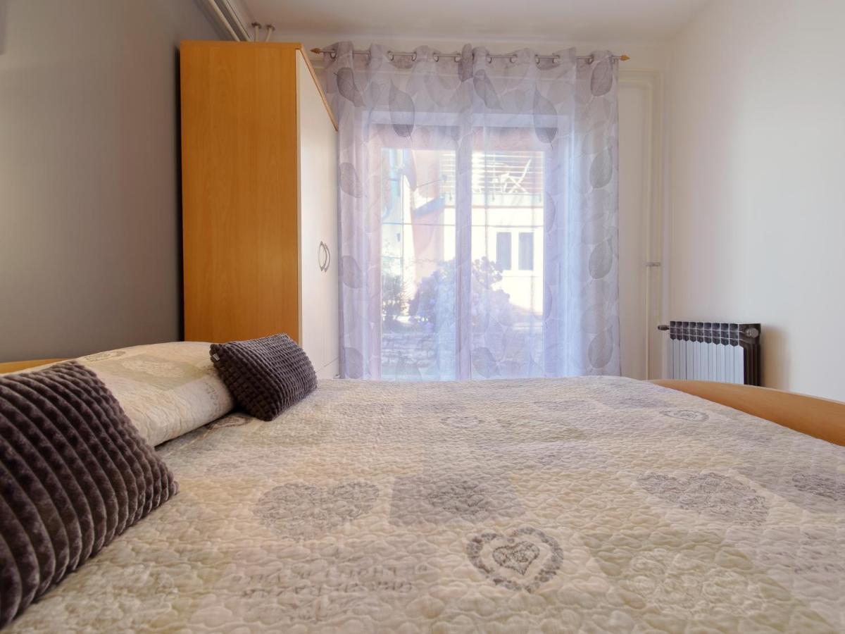 Apartments Marta By Rent Istria Novigrad  Bagian luar foto